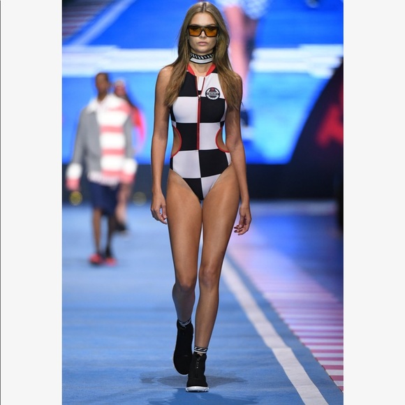 Make offer Hilfiger collection boots by Gigi Hadid - Picture 7 of 8